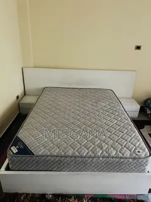 Photo - Modern Bed