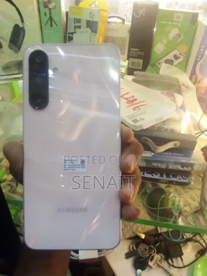 Photo - New Samsung Galaxy M16 128 GB Pink