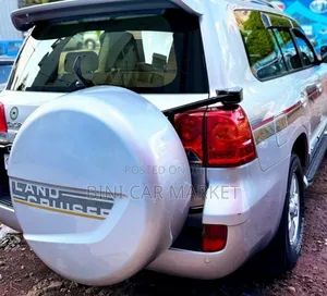 Toyota Land Cruiser 2013 Silver