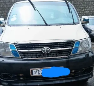 Toyota HiAce 2008 White