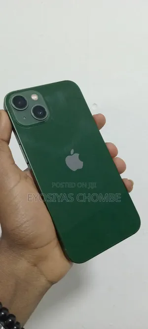 Photo - Apple iPhone 13 128 GB Green
