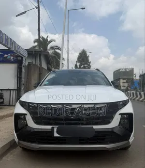Photo - Hyundai Tucson 2022 White
