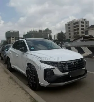 Hyundai Tucson 2022 White