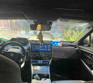 Toyota bZ4X 71.4 kWh AWD 2023 Silver