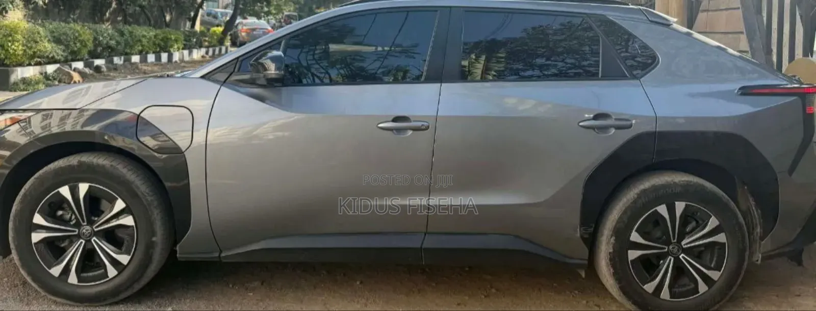 Toyota bZ4X 71.4 kWh AWD 2023 Silver