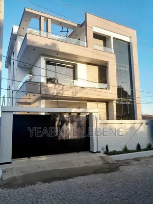 8bdrm House in Bole for sale