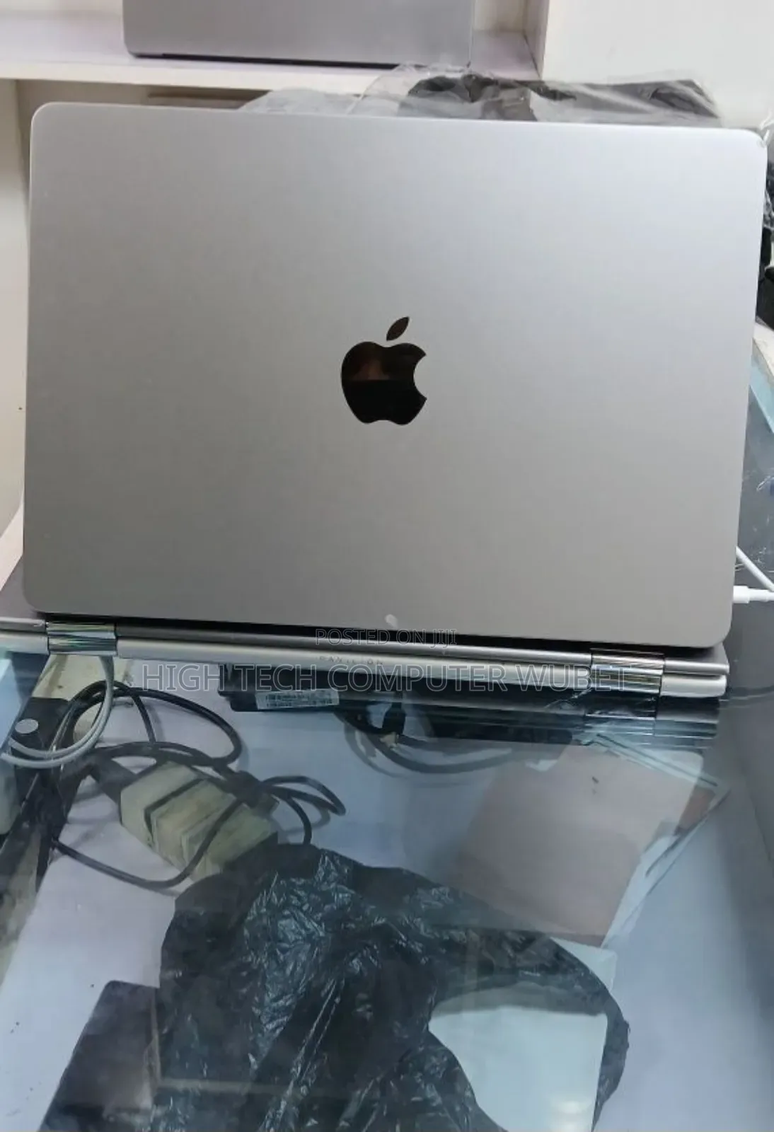 New Laptop Apple MacBook Pro 2022 M2 8GB Intel Core M2 SSD 256GB