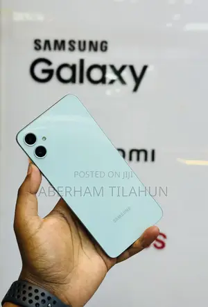 Photo - Samsung Galaxy M05 64 GB Green