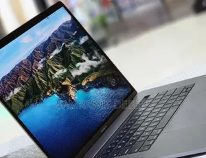 New Laptop Apple MacBook Pro 2017 16GB Intel Core I7 SSD 512GB