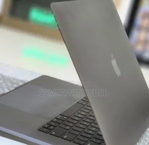 New Laptop Apple MacBook Pro 2017 16GB Intel Core I7 SSD 512GB