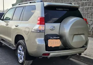 Photo - Toyota Land Cruiser Prado 2011 Gold