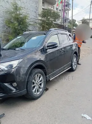 Photo - Toyota RAV4 2016 Black