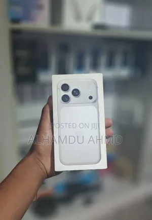 Photo - New Apple iPhone 17 Pro Max 256 GB Silver