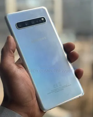 New Samsung Galaxy S10 128 GB Blue