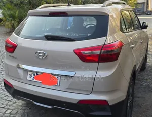Photo - Hyundai Creta 2017 Beige