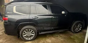 Toyota Land Cruiser 2023 Black