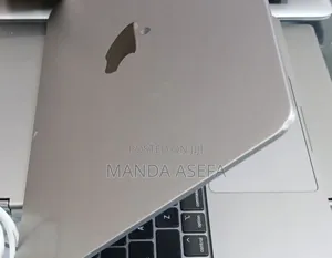 New Laptop Apple MacBook Air 2022 M2 8GB Apple M2 SSD 256GB