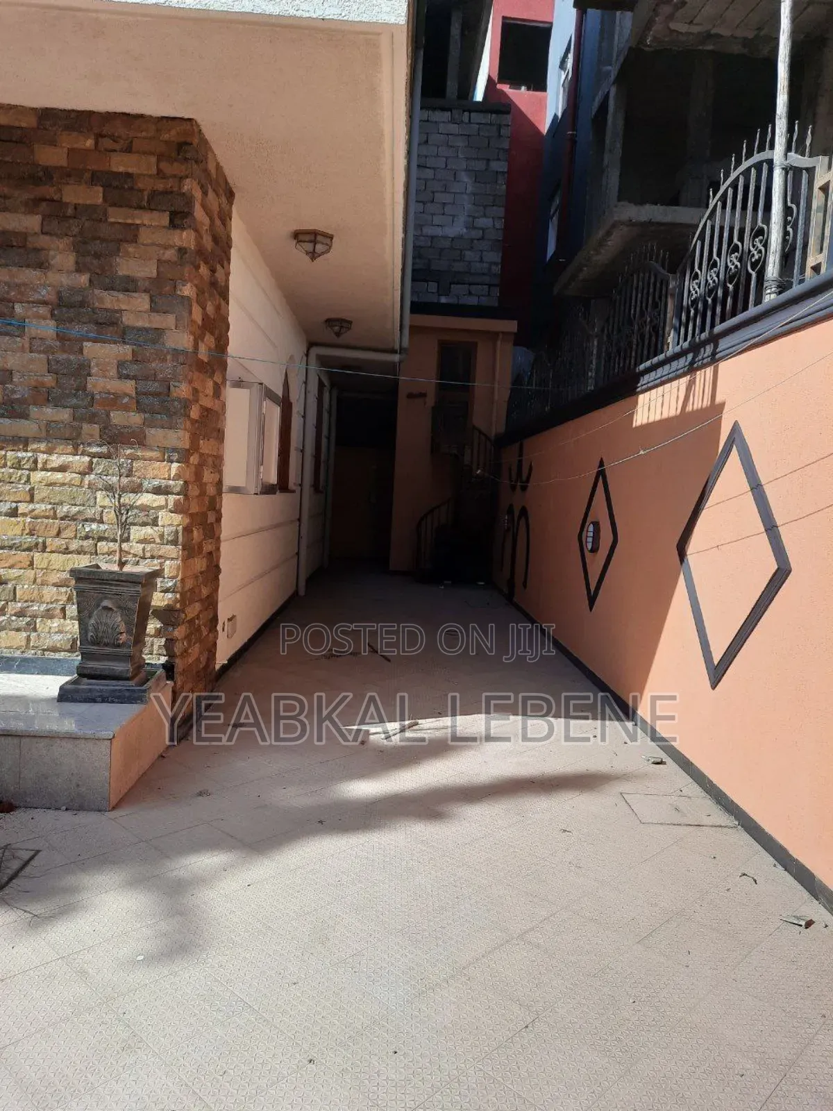 9bdrm House in Bole for sale