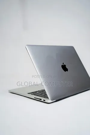 Photo - New Laptop Apple MacBook Pro 2021 M1 16GB Intel Core I7 SSD 512GB