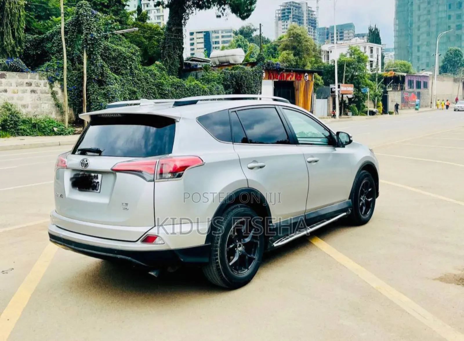 Toyota RAV4 LE AWD (2.5L 4cyl 6A) 2017 Silver