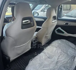 BYD Yuan Up 2025 Silver