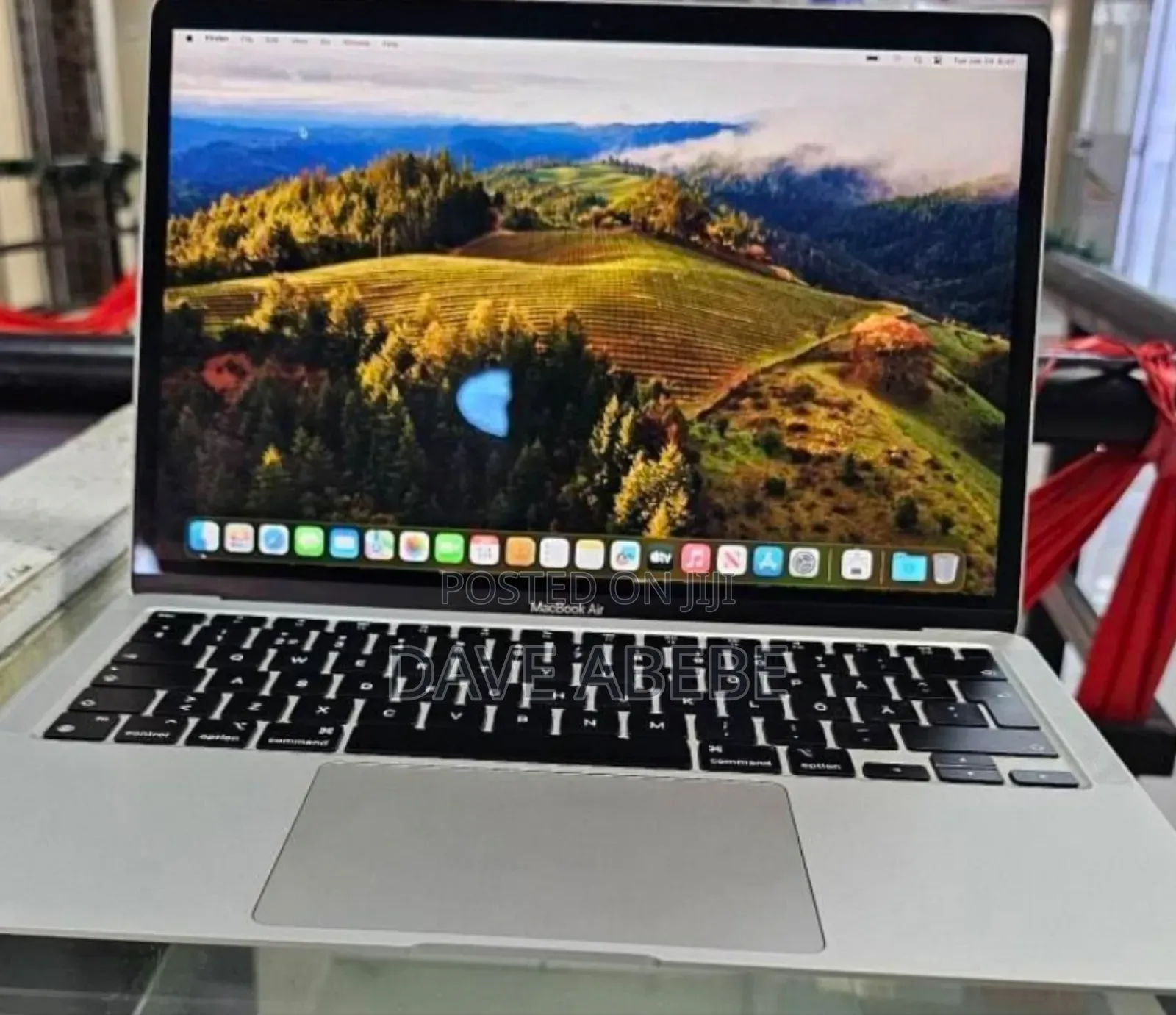 New Laptop Apple MacBook Air 2022 M2 8GB Apple M2 SSD 256GB