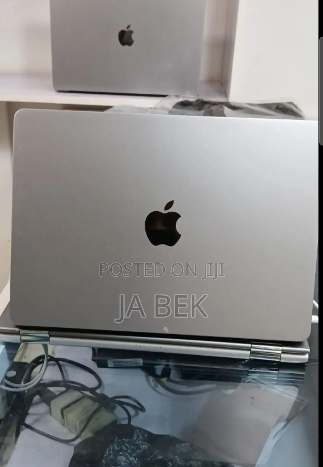 New Laptop Apple MacBook Air 2022 M2 8GB Apple M2 SSD 256GB