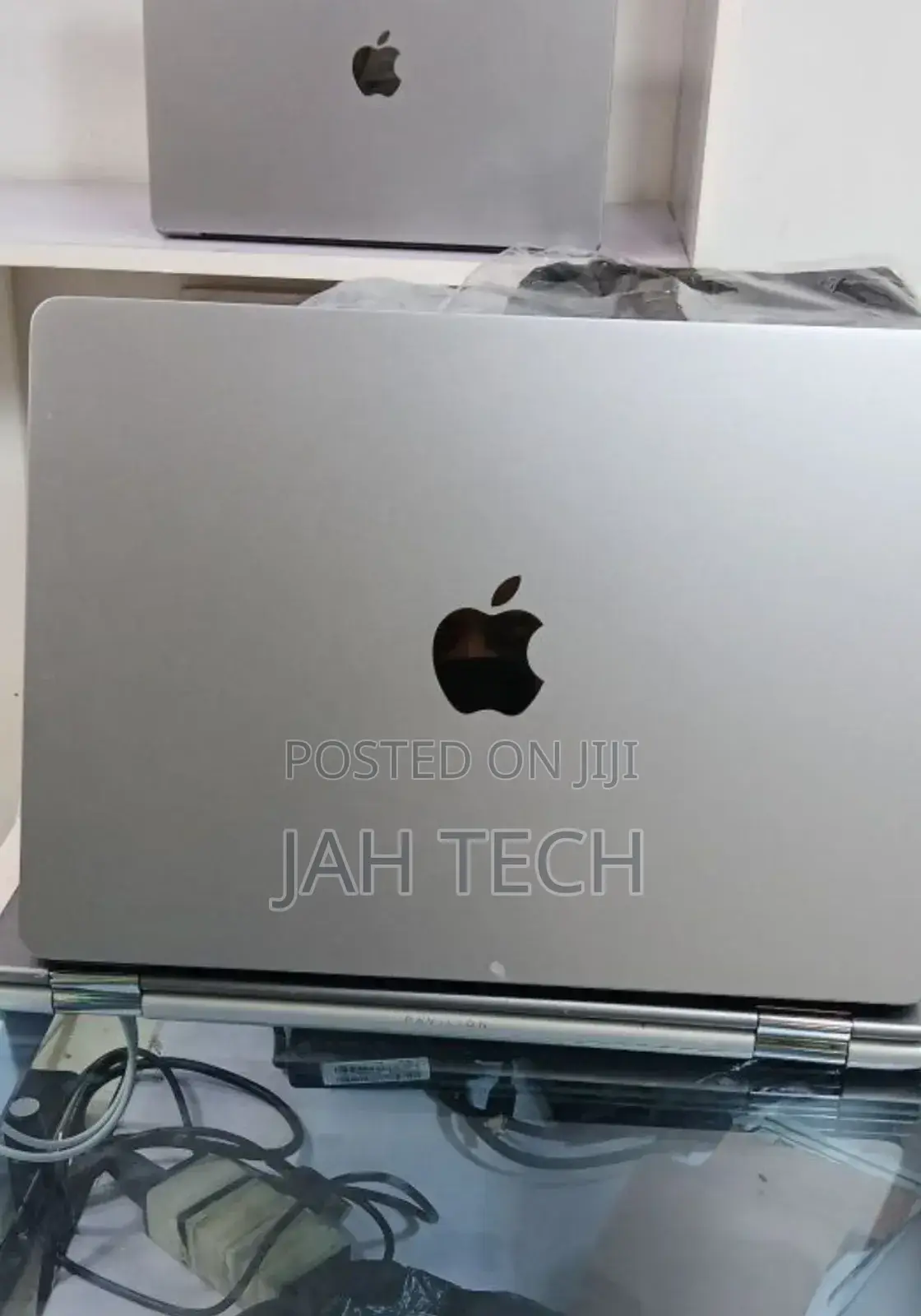 New Laptop Apple MacBook Air 2022 M2 8GB Apple M2 SSD 256GB