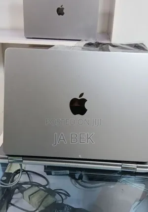 New Laptop Apple MacBook Air 2022 M2 8GB Apple M2 SSD 256GB