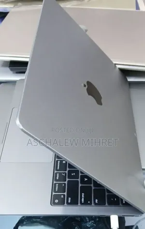 New Laptop Apple MacBook Air 2022 M2 8GB Apple M2 SSD 256GB