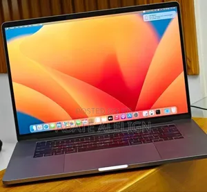 Photo - New Laptop Apple MacBook Pro 2019 32GB Intel Core I9 SSD 1T