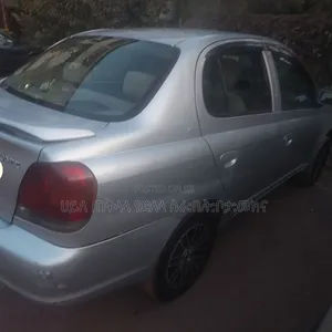 Toyota Platz 2003 Silver