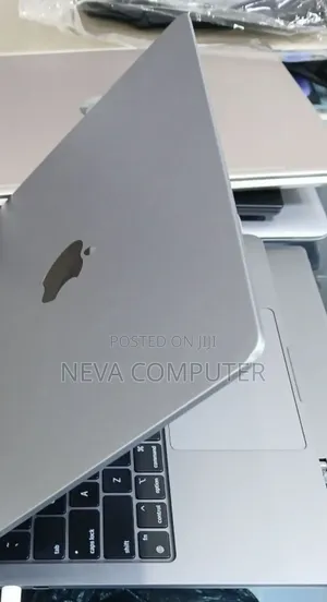 Photo - New Laptop Apple MacBook Air 2022 M2 8GB Apple M2 SSD 256GB