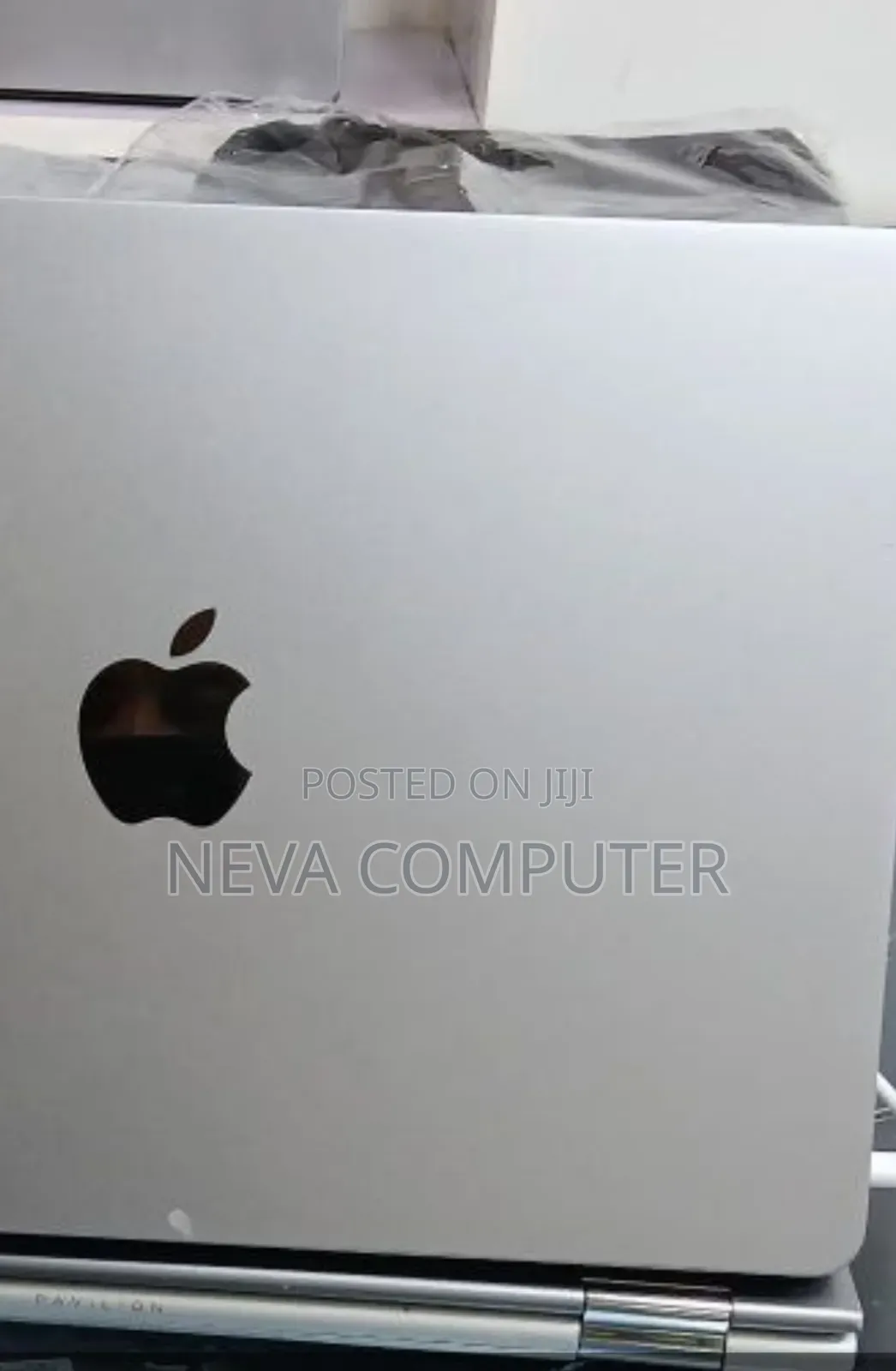 New Laptop Apple MacBook Air 2022 M2 8GB Apple M2 SSD 256GB