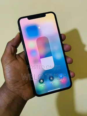 Photo - Apple iPhone XS Max 64 GB Black