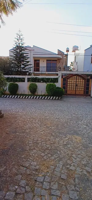 Photo - Furnished 6bdrm Townhouse/Terrace in አያት ዞን ኮምፋውንድ ውስጥ, Yeka for sale