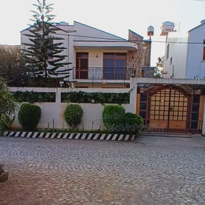 Furnished 6bdrm Townhouse/Terrace in አያት ዞን ኮምፋውንድ ውስጥ, Yeka for sale