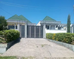 Furnished 4bdrm Villa in ሠሚት አካባቢ, Bole for sale
