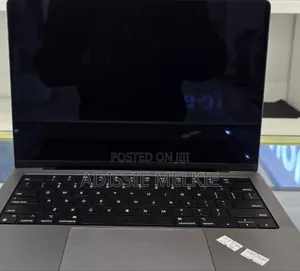 Photo - New Laptop Apple MacBook Pro 2022 M2 96GB Apple M2 SSD 2T