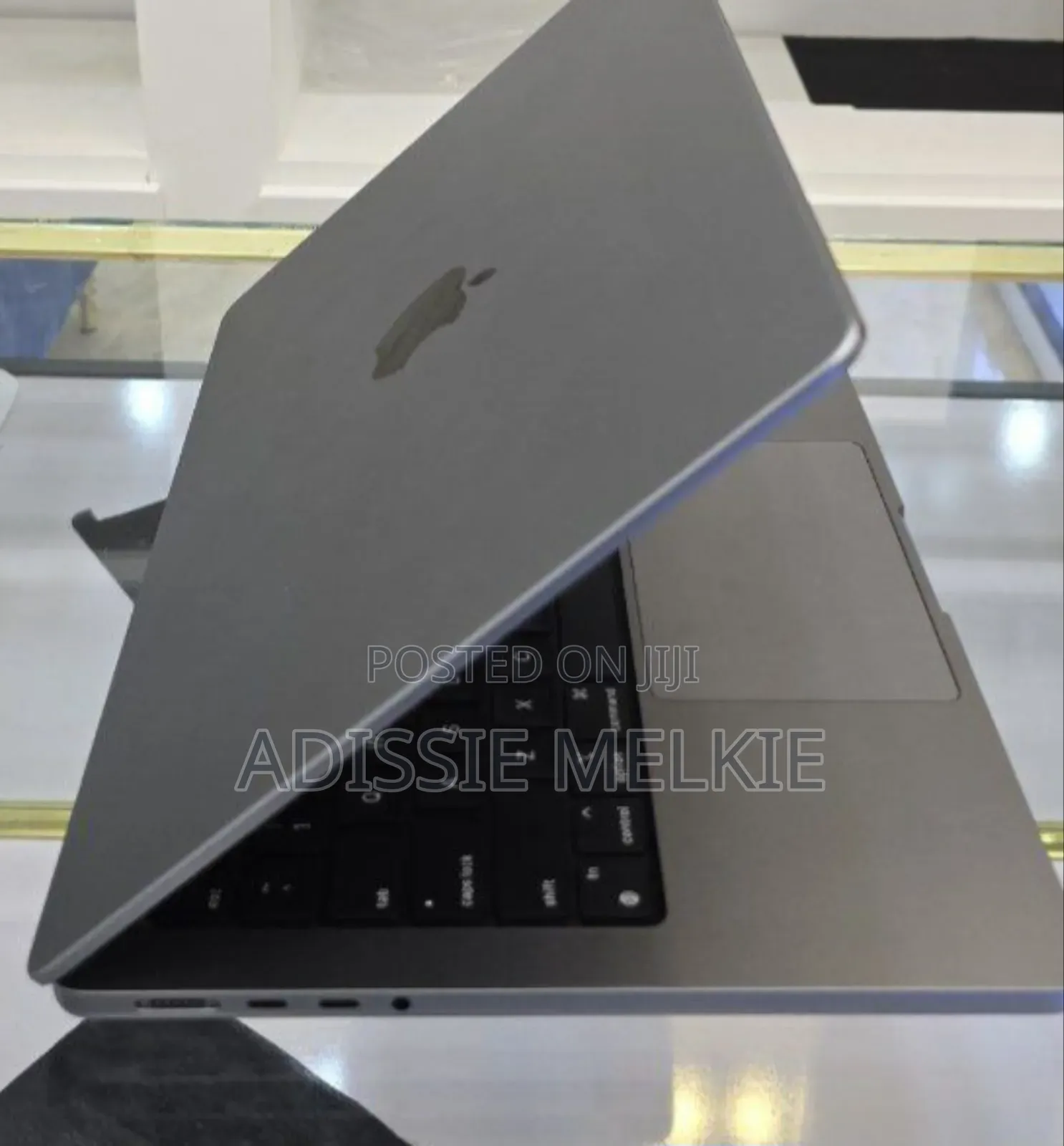 New Laptop Apple MacBook Pro 2022 M2 96GB Apple M2 SSD 2T