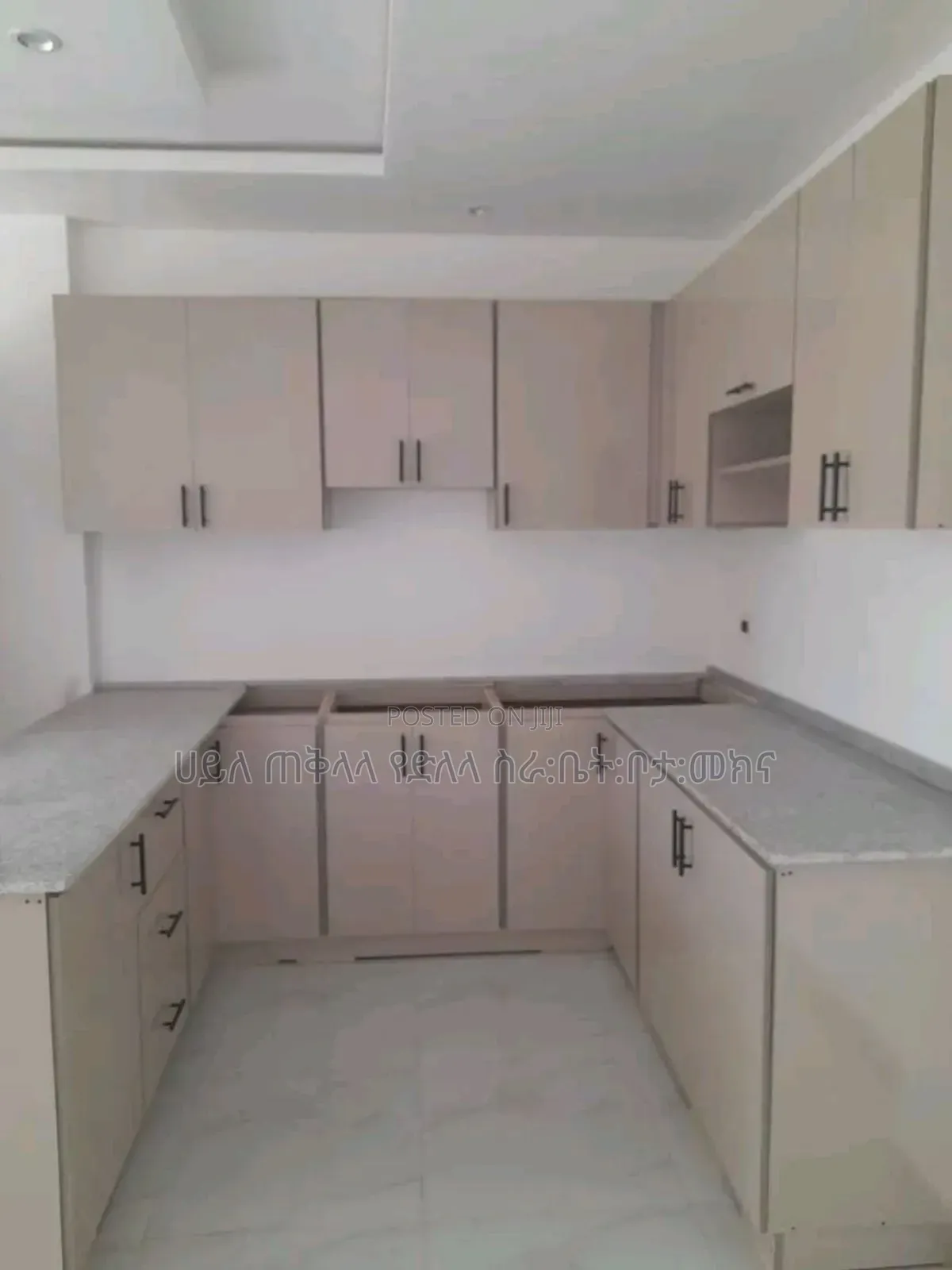 Furnished 5bdrm Townhouse/Terrace in ሠሚት 72 አካባቢ, Yeka for sale