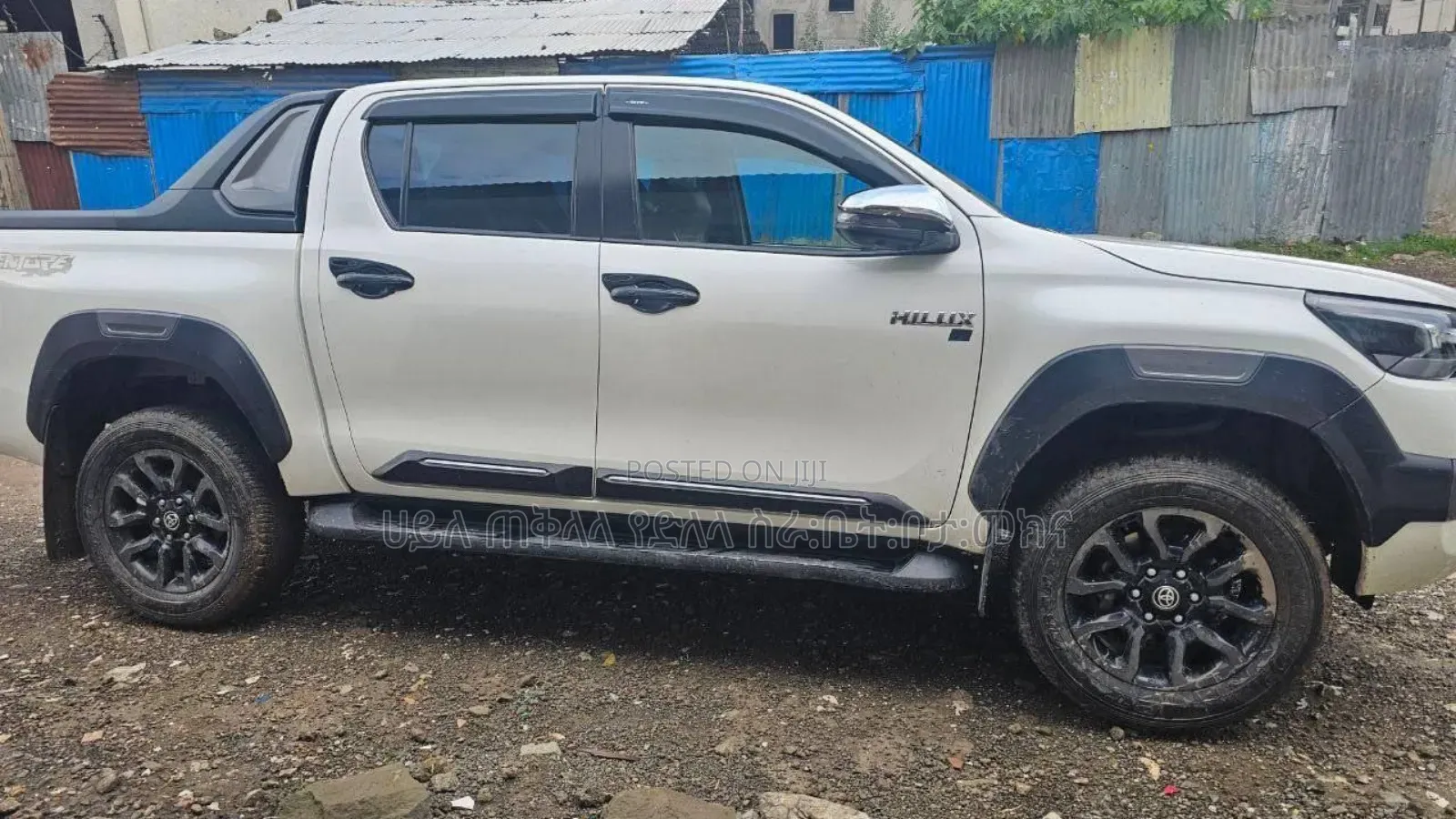 Toyota Hilux 2022 Ivory