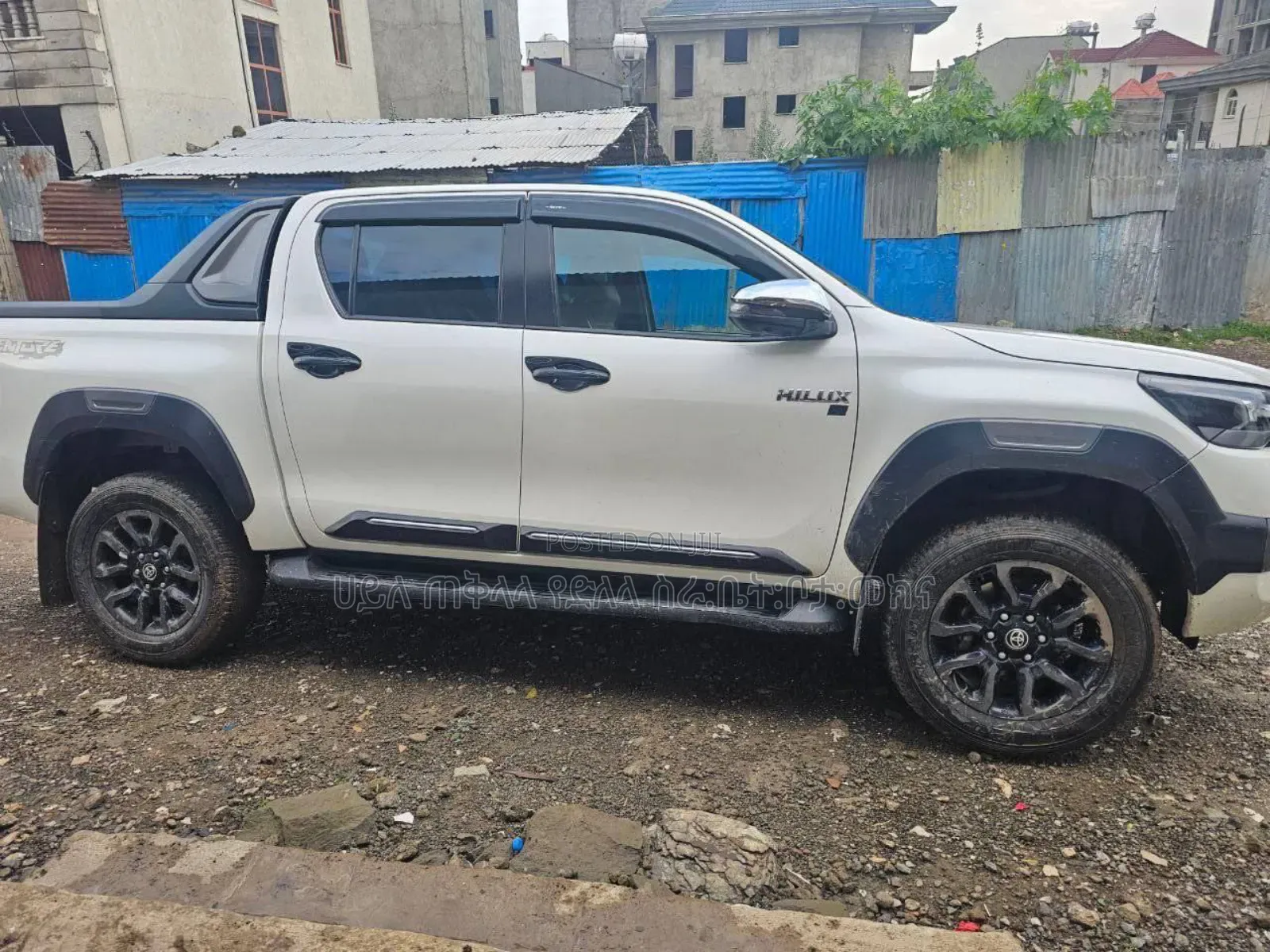 Toyota Hilux 2022 Ivory