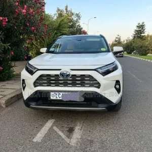 Toyota RAV4 Hybrid 2023 Ivory