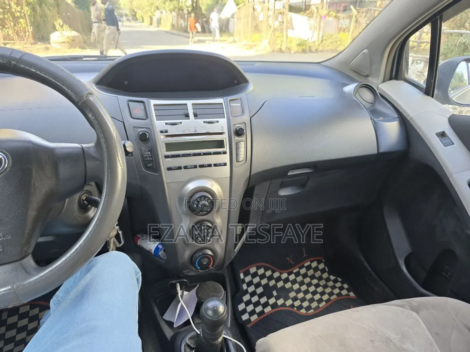 Toyota Yaris 2009 Silver