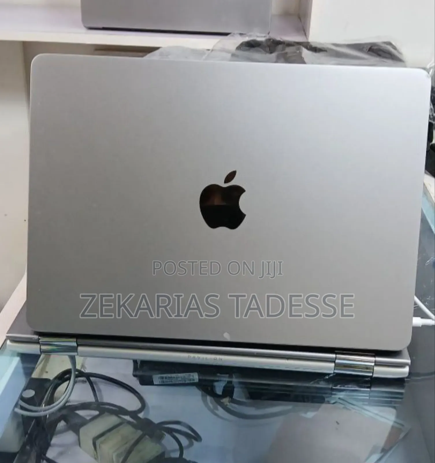New Laptop Apple MacBook Air 2022 M2 8GB Apple M2 SSD 256GB