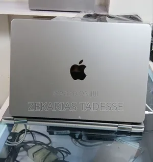 Photo - New Laptop Apple MacBook Air 2022 M2 8GB Apple M2 SSD 256GB