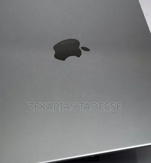 New Laptop Apple MacBook Air 2022 M2 8GB Apple M2 SSD 256GB