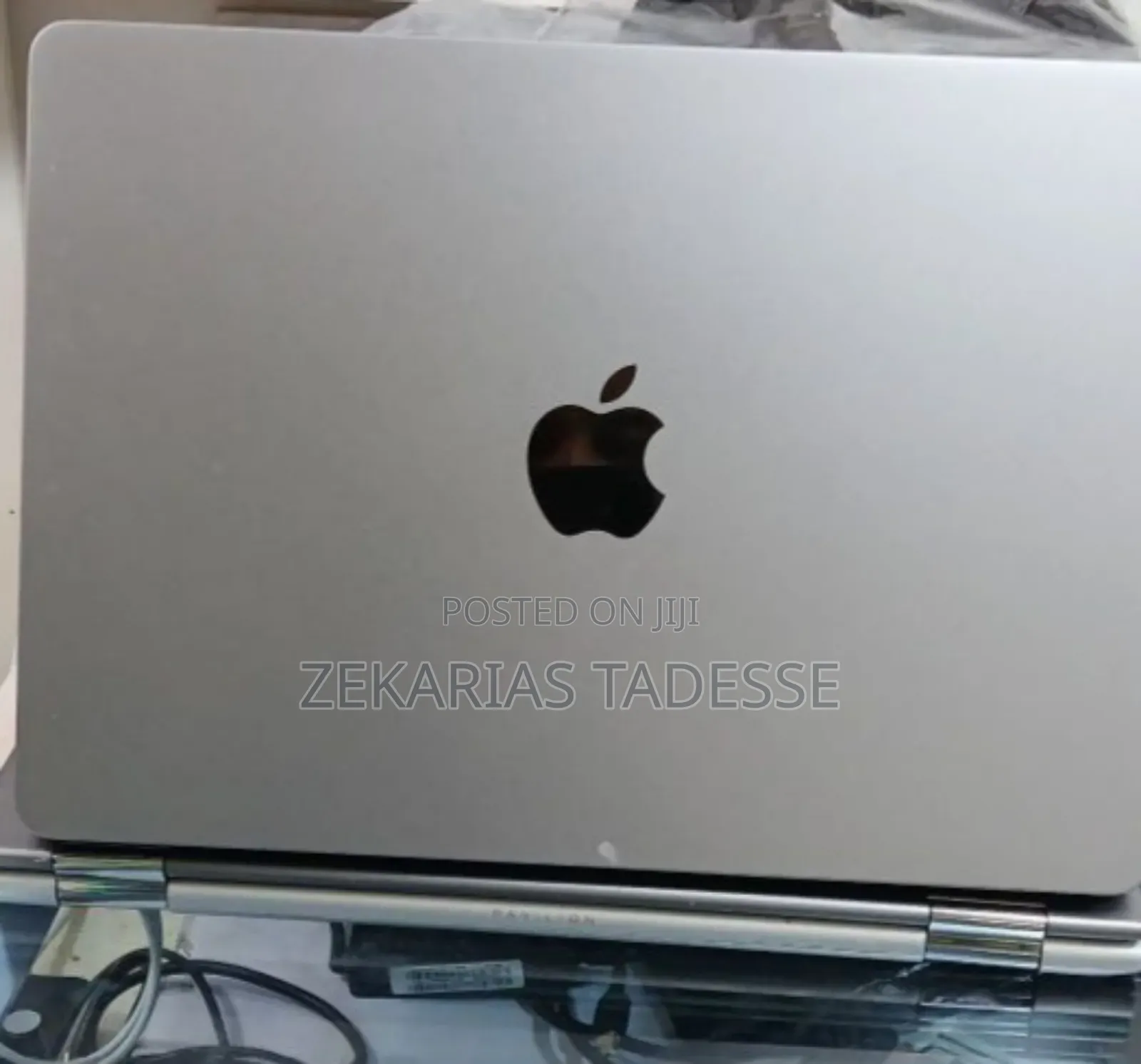 New Laptop Apple MacBook Air 2022 M2 8GB Apple M2 SSD 256GB