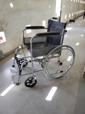 Normal Wheelchair篇曲adult Conventional Wheelchair With Hand Brakes